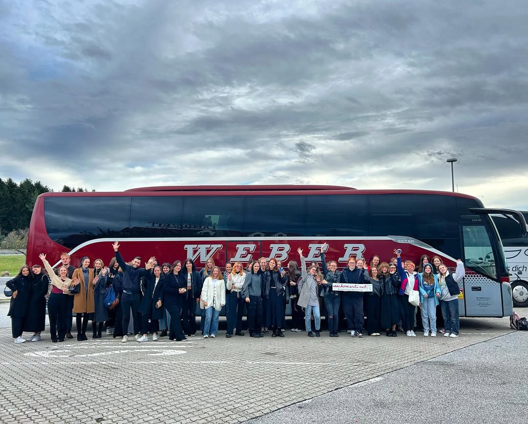 Zadovoljna skupina potnikov